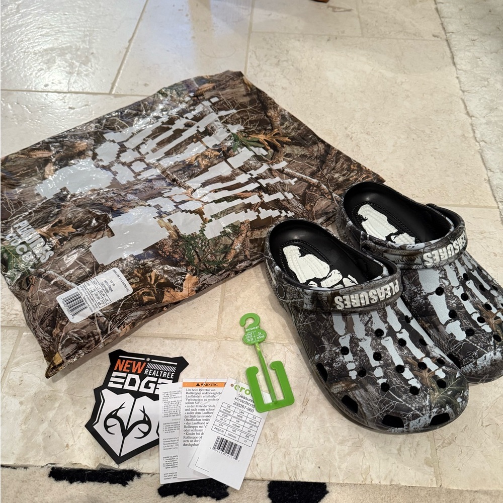 Pleasures Crocs real tree camo collab extremely rare size mens 6 womens 8 BNWT - Picture 2 of 9